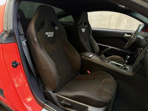 Used 2012 Ford Mustang Boss 302 w/ Boss 302 Accessory Pkg image 32