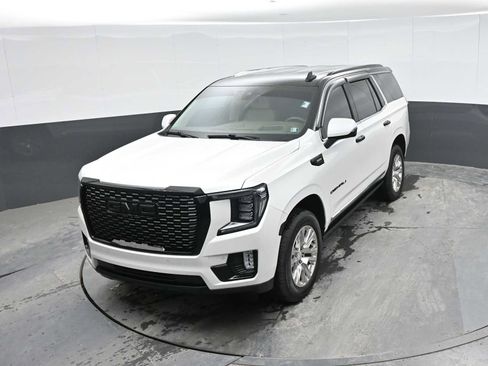Used 2022 GMC Yukon Denali AWD/4WD image 16