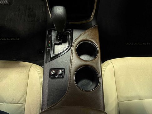 Used 2014 Toyota Avalon XLE FWD image 30