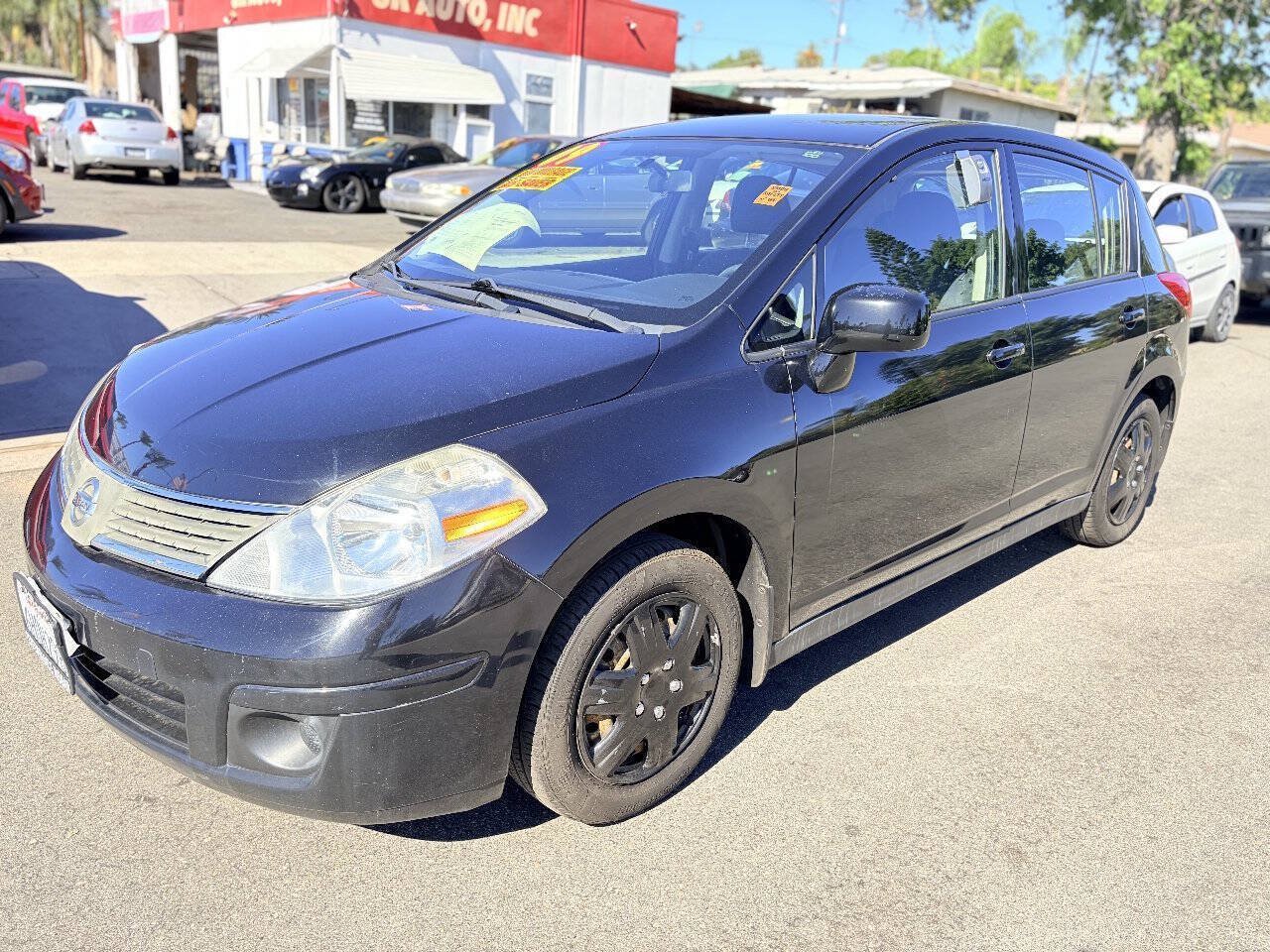Used 2009 Nissan Versa 1.8 S w/ PWR Pkg FWD image 2