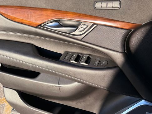 Used 2020 Cadillac Escalade Base image 28