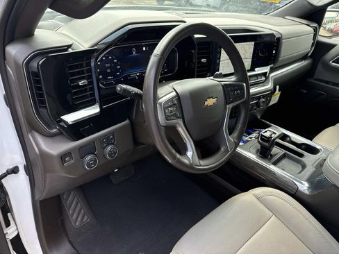 Used 2022 Chevrolet Silverado 1500 LTZ RWD image 18