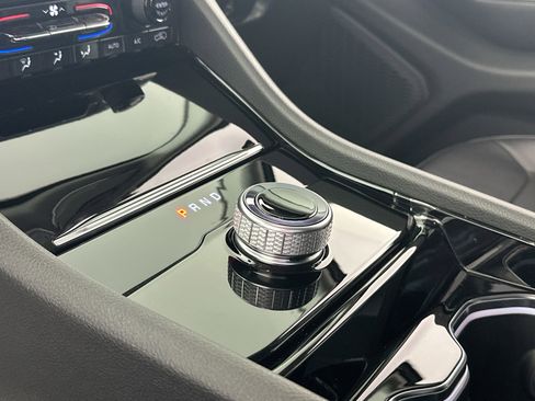 Used 2023 Jeep Grand Cherokee L Limited image 17