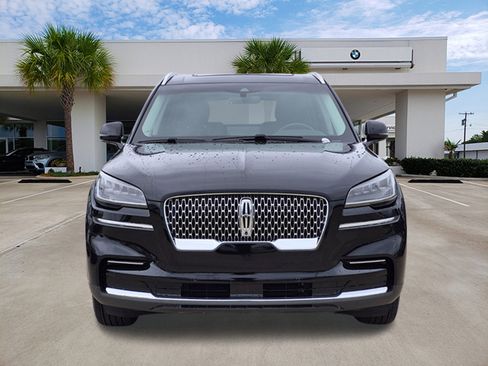 Used 2023 Lincoln Aviator Reserve AWD/4WD image 2