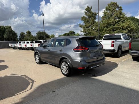 Used 2018 Nissan Rogue S AWD/4WD image 4