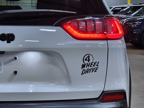 Used 2022 Jeep Cherokee Latitude w/ Sun & Sound Group image 22