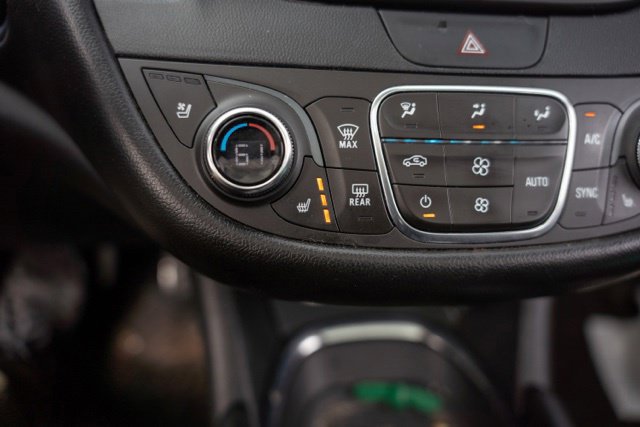 Used 2018 Chevrolet Malibu Premier w/ Premier Sun and Wheel Package FWD image 19