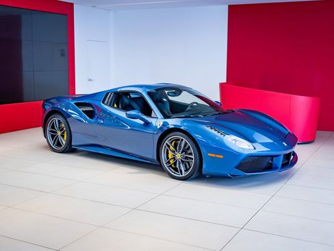Used 2017 Ferrari 488 Spider RWD image 27