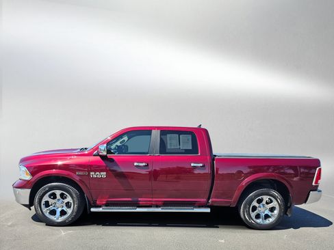 Used 2017 RAM 1500 Laramie w/ Convenience Group AWD/4WD image 2