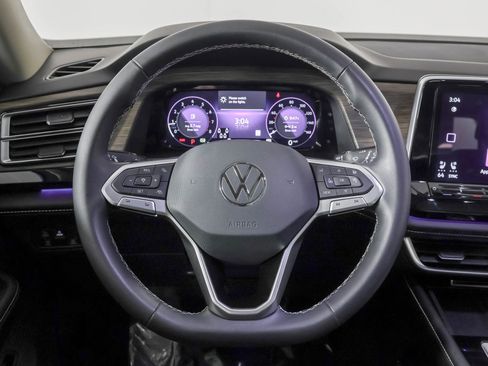 Used 2024 Volkswagen Atlas SEL AWD/4WD image 27