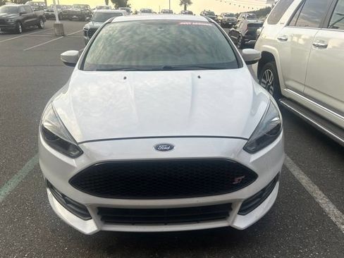 Used 2016 Ford Focus ST w/ Equipment Group 402A FWD image 2