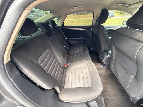 Used 2018 Ford Fusion SE w/ Fusion SE Technology Package FWD image 36