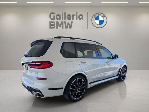 Certified 2023 BMW X7 xDrive40i w/ M Sport Package image 8
