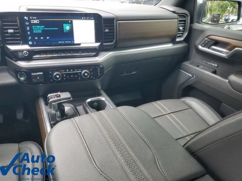 Used 2024 Chevrolet Silverado 1500 High Country w/ Technology Package AWD/4WD image 16