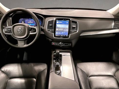 Used 2023 Volvo XC90 B5 Core AWD/4WD image 7