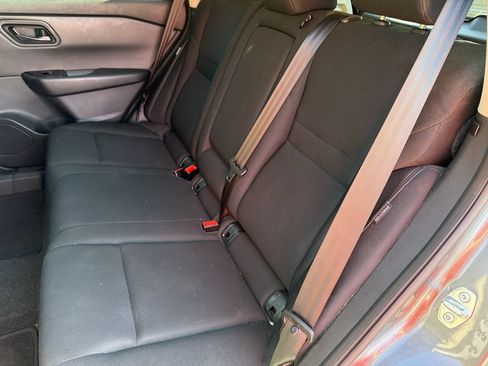 Used 2024 Nissan Rogue S FWD image 17