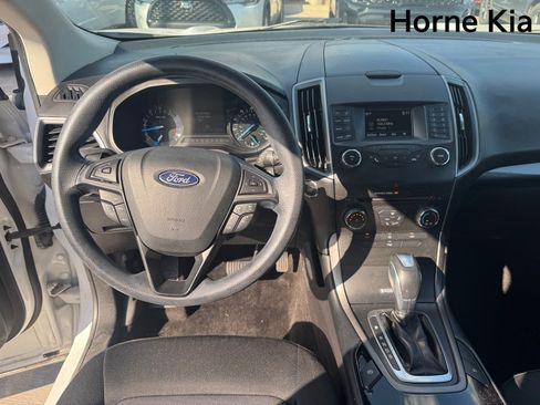 Used 2018 Ford Edge SE FWD image 15