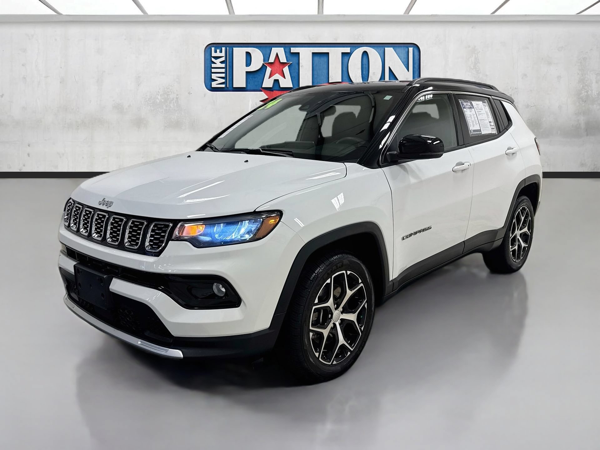 Used 2024 Jeep Compass Limited AWD/4WD image 3