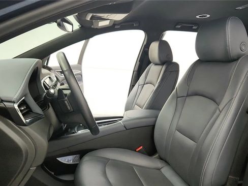 Used 2023 Buick Enclave Essence image 24