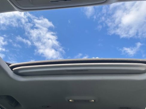 Used 2018 GMC Yukon SLT w/ HD Trailering Package image 15