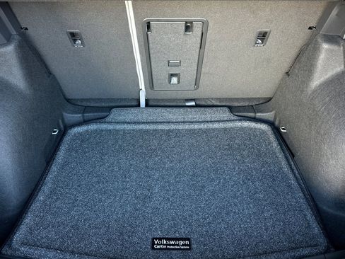New 2025 Volkswagen Taos SE image 15