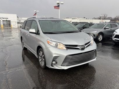 Used 2020 Toyota Sienna XLE w/ XLE Navigation Package