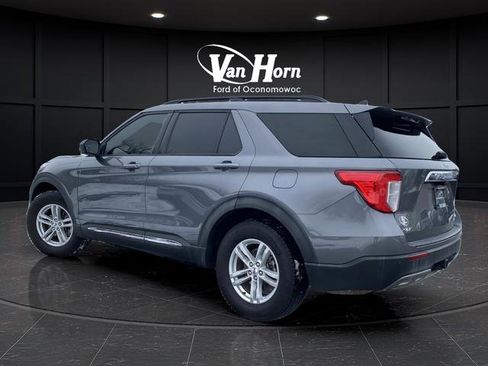 Used 2022 Ford Explorer XLT w/ Equipment Group 202A AWD/4WD image 3