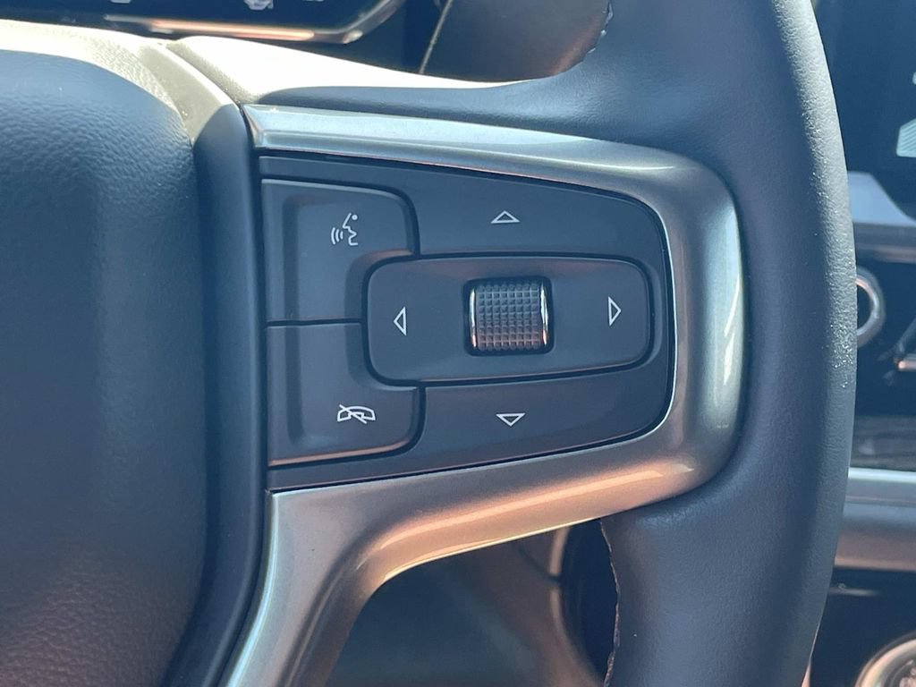 Used 2023 Chevrolet Silverado 1500 LT AWD/4WD image 25