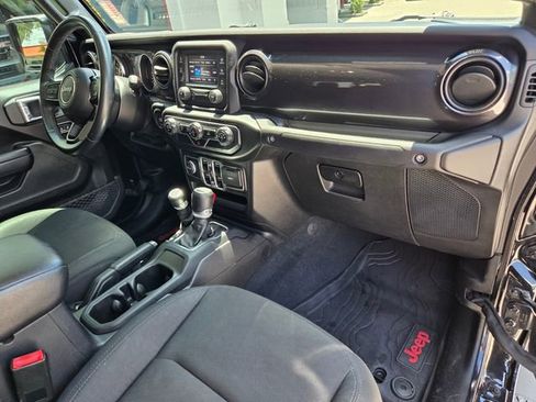 Certified 2020 Jeep Gladiator Sport AWD/4WD image 15
