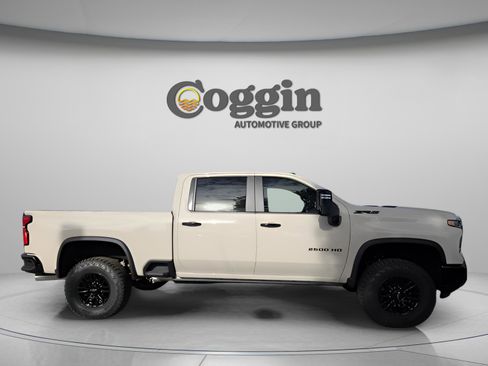 New 2026 Chevrolet Silverado 2500 ZR2 w/ LPO, Dark Essentials Package image 4