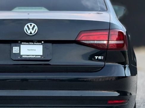 Used 2017 Volkswagen Jetta SE FWD image 14