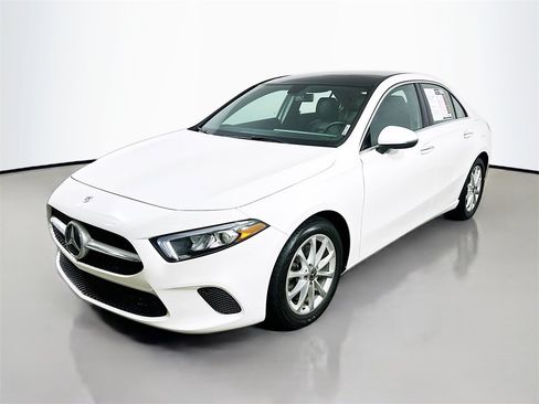 Used 2022 Mercedes-Benz A 220 4MATIC image 3