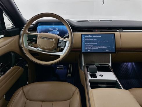 Used 2025 Land Rover Range Rover SE image 24