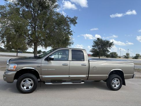 Used 2006 Dodge Ram 2500 Truck Laramie AWD/4WD image 4