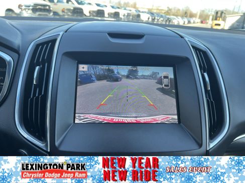 Used 2019 Ford Edge Titanium image 22
