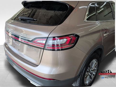 Used 2019 Lincoln Nautilus Select AWD/4WD image 5