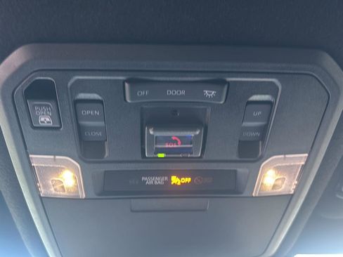 Used 2025 Toyota 4Runner TRD Off-Road image 19