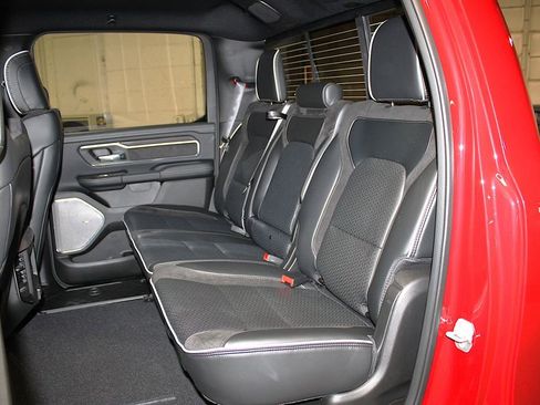 New 2026 RAM 1500 Laramie AWD/4WD image 31
