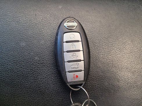 Used 2014 Nissan Pathfinder SL w/ SL Tech Package AWD/4WD image 32