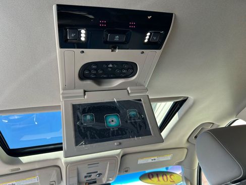 Used 2019 Chevrolet Tahoe Premier AWD/4WD image 20