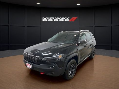 Used 2019 Jeep Cherokee Trailhawk image 2