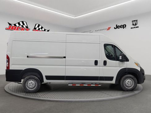 Used 2025 RAM ProMaster 2500 w/ Convenience Group FWD image 10