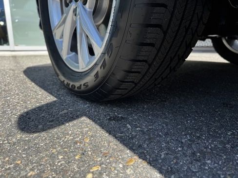 Certified 2025 Audi Q3 2.0T Premium Plus w/ Premium Plus Package image 9