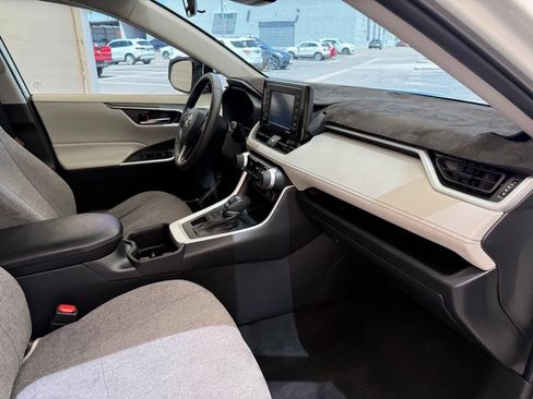 Used 2022 Toyota RAV4 XLE w/ Convenience Package AWD/4WD image 12
