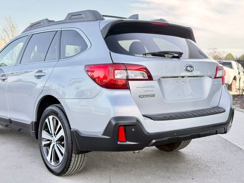 Used 2019 Subaru Outback 2.5i Limited w/ Popular Package #2 image 14