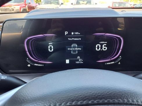 Used 2025 Kia Telluride S AWD/4WD image 18