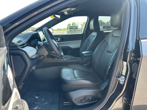Used 2023 Jeep Compass Limited AWD/4WD image 9