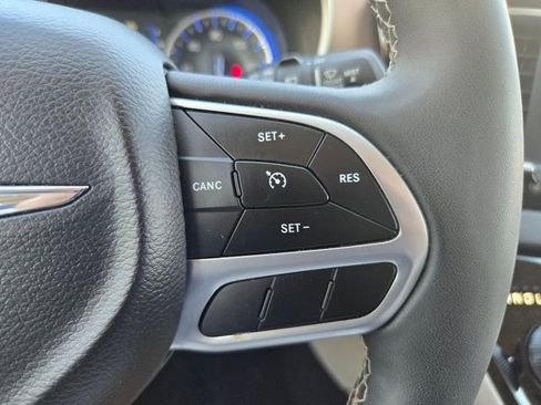 Used 2023 Chrysler Voyager LX image 22