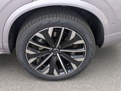 New 2026 Volvo XC90 B6 Plus w/ Protection Package Premier image 16