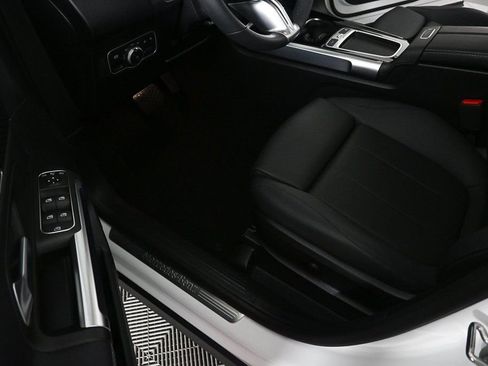 Used 2025 Mercedes-Benz GLB 250 image 6